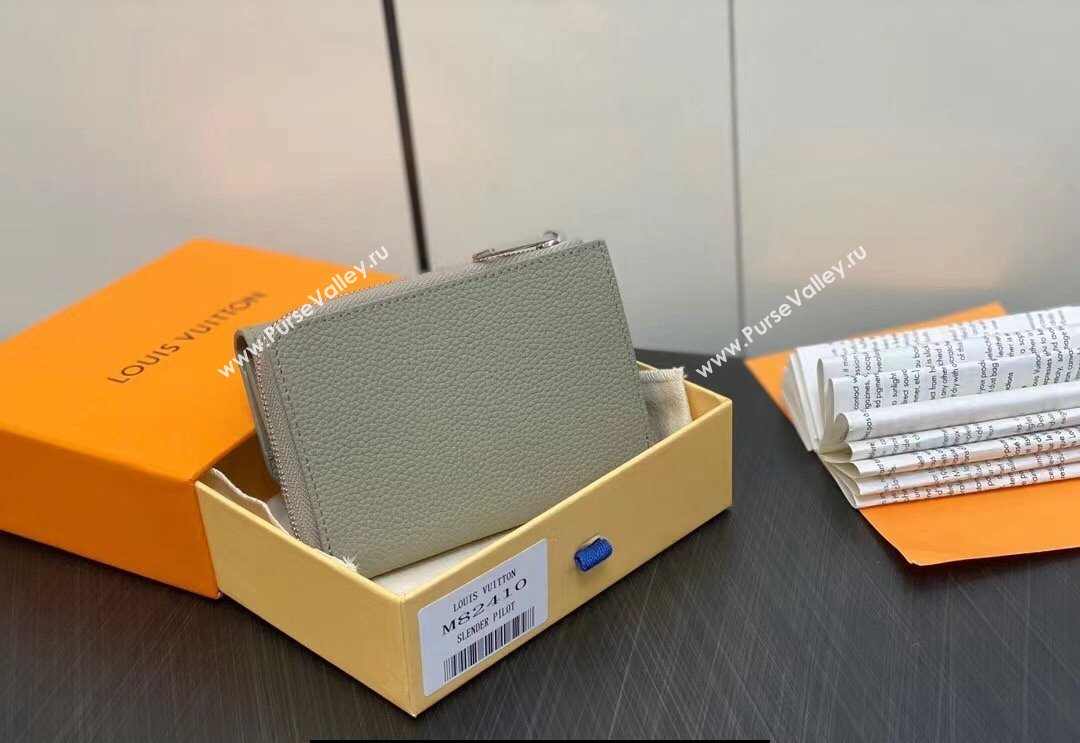 Louis Vuitton Cowhide leather Aerogram Slender Pilot Wallet Green 2024 (kiki-23122604)