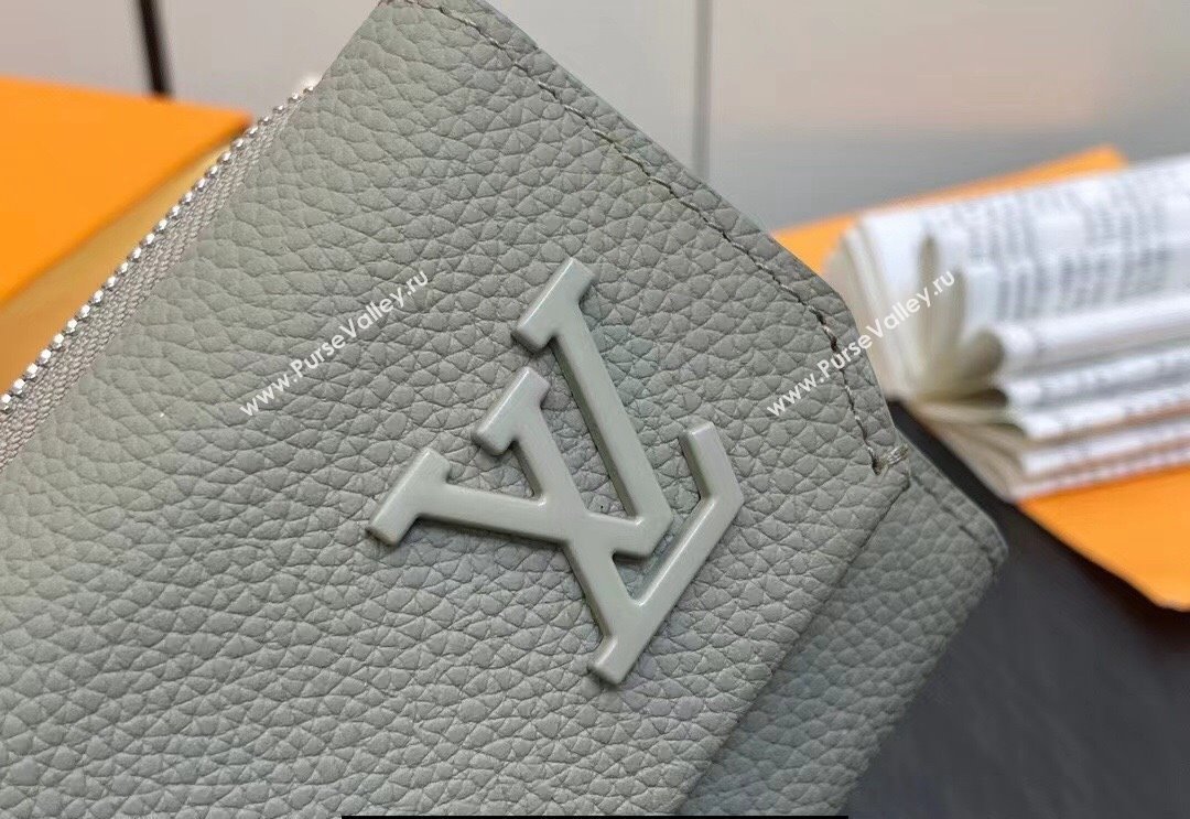 Louis Vuitton Cowhide leather Aerogram Slender Pilot Wallet Green 2024 (kiki-23122604)