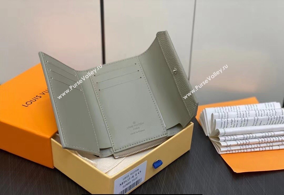 Louis Vuitton Cowhide leather Aerogram Slender Pilot Wallet Green 2024 (kiki-23122604)