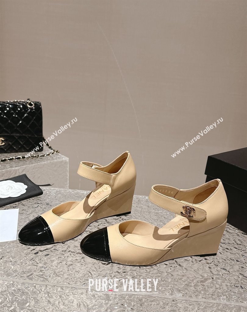 Chanel Lambskin Patent Calfskin Wedge Mary Janes G45422 Beige/Black 2024 (modeng-24010403)