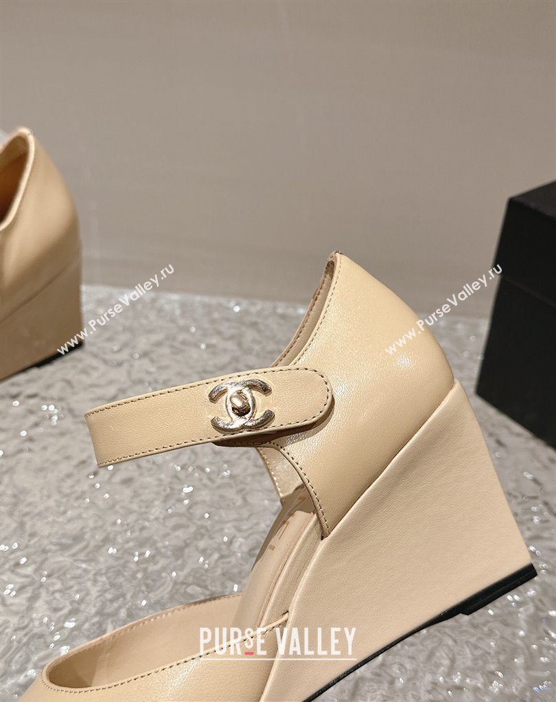 Chanel Lambskin Patent Calfskin Wedge Mary Janes G45422 Beige/Black 2024 (modeng-24010403)