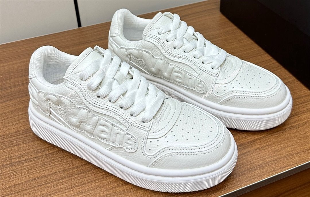 Alexander Wang puff pebble leather Women/Men sneakers with embossed logo White 2024 (modeng-24010545)
