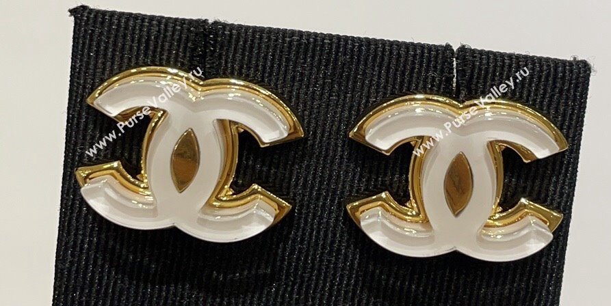 Chanel Metal Resin CC Earrings White 2024 (YF-24011315)