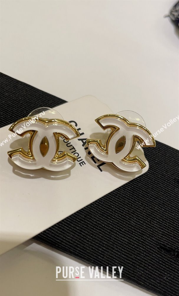 Chanel Metal Resin CC Earrings White 2024 (YF-24011315)