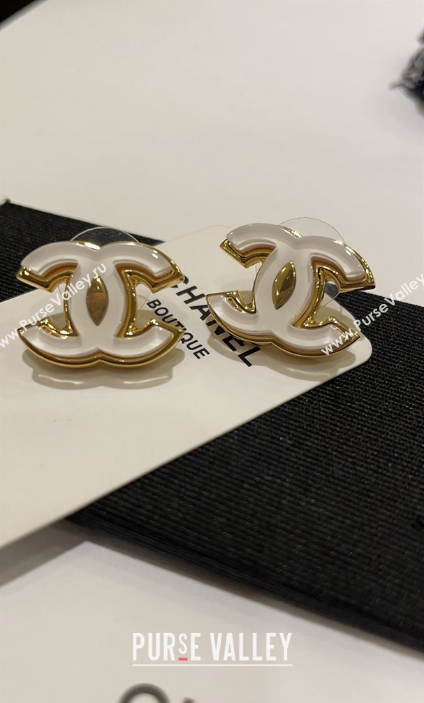 Chanel Metal Resin CC Earrings White 2024 (YF-24011315)