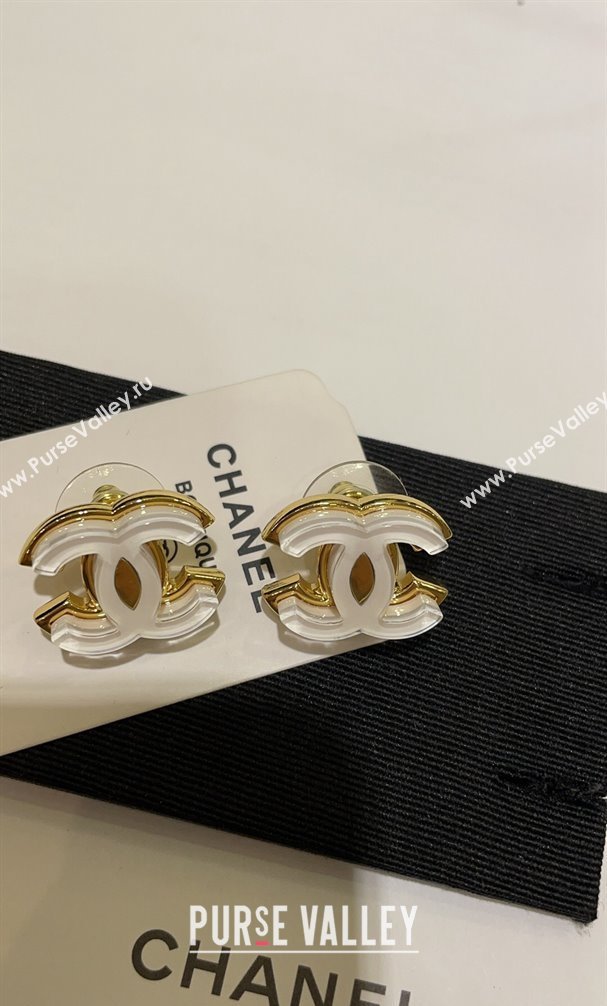 Chanel Metal Resin CC Earrings White 2024 (YF-24011315)