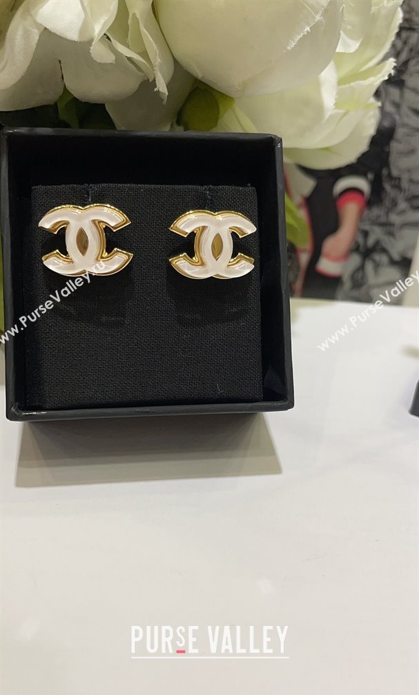 Chanel Metal Resin CC Earrings White 2024 (YF-24011315)