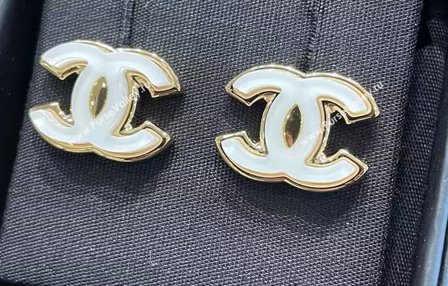 Chanel Metal Resin CC Earrings White 2024 (YF-24011315)