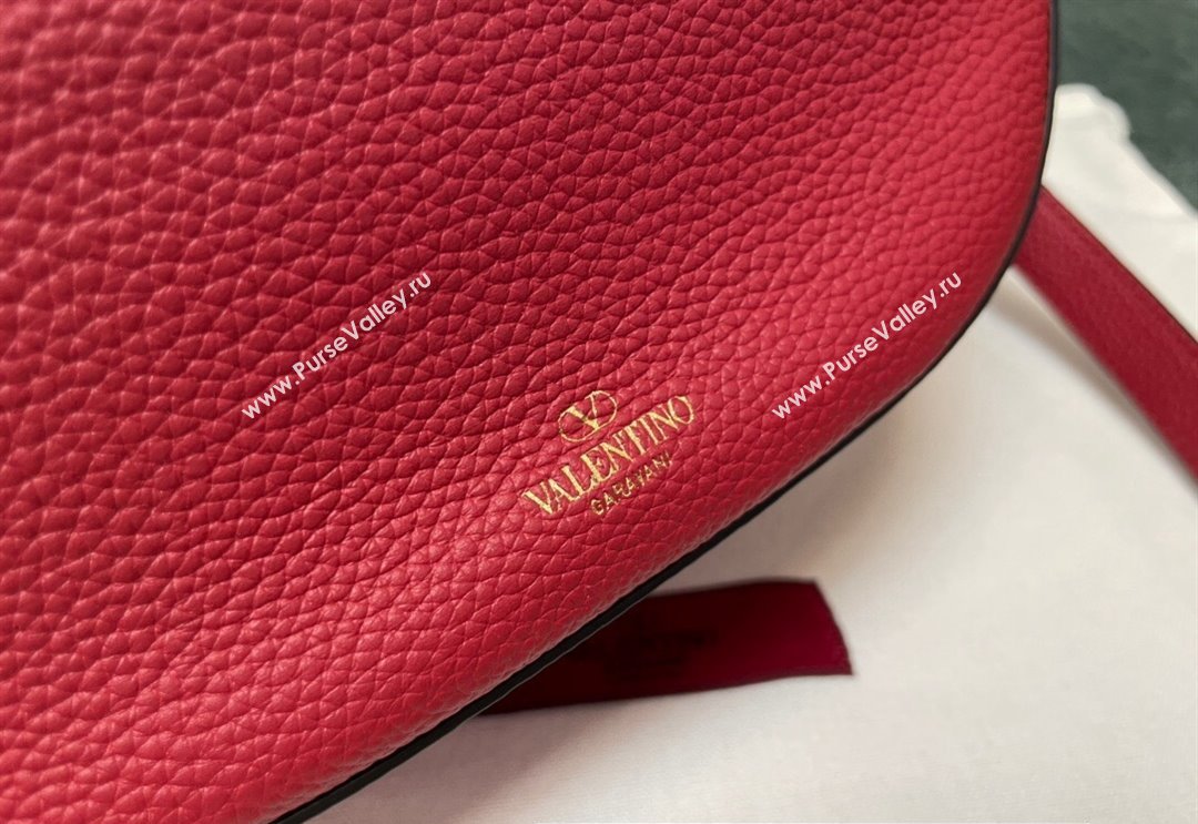 Valentino Small Vlogo Moon Hobo Bag In grainy calfskin Red With Chain (jindong-24011502)