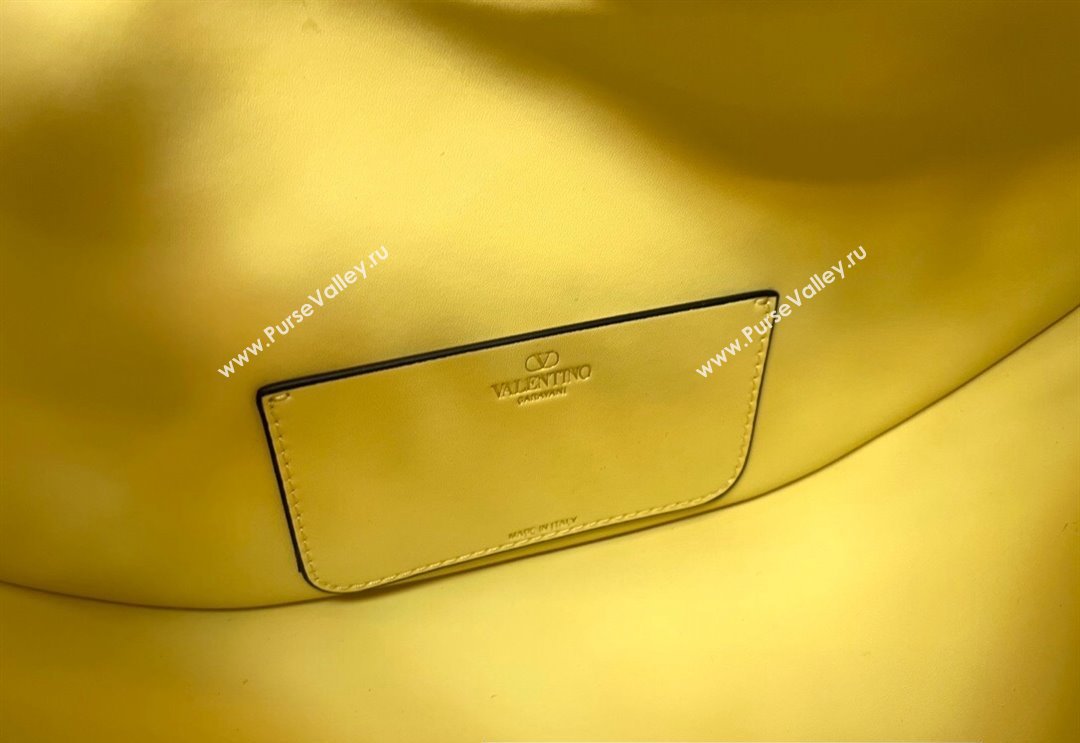 Valentino Small Vlogo Moon Hobo Bag In grainy calfskin Yellow With Chain (jindong-24011504)