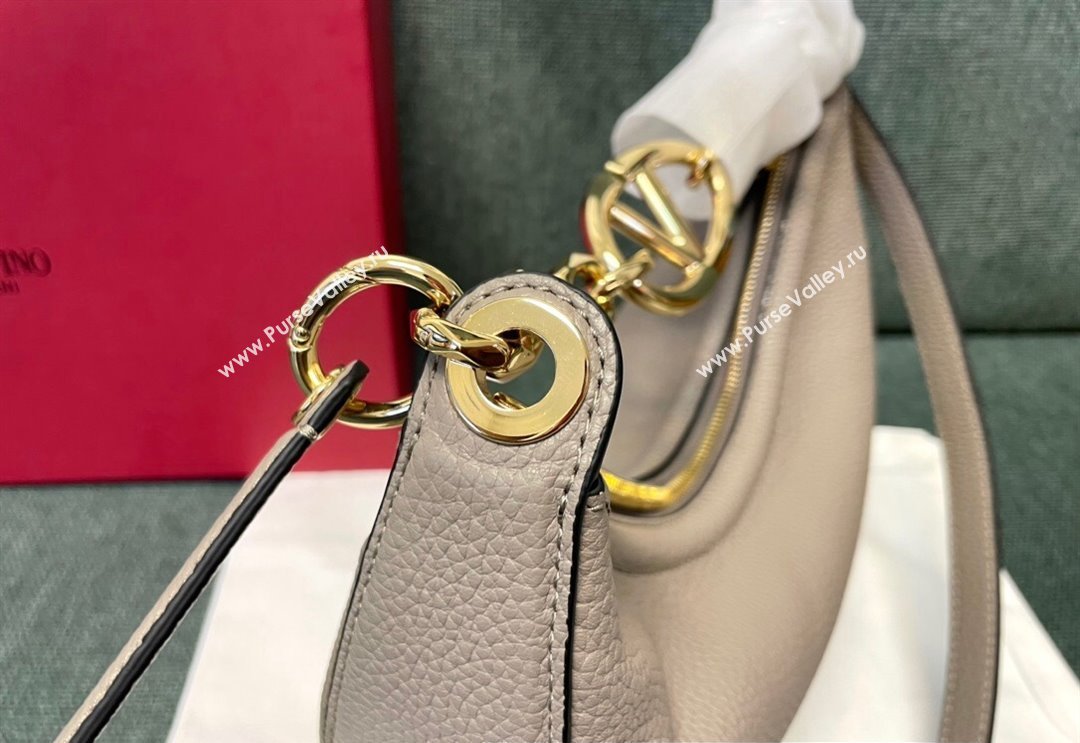 Valentino Small Vlogo Moon Hobo Bag In grainy calfskin Pale Gray With Chain (jindong-24011503)