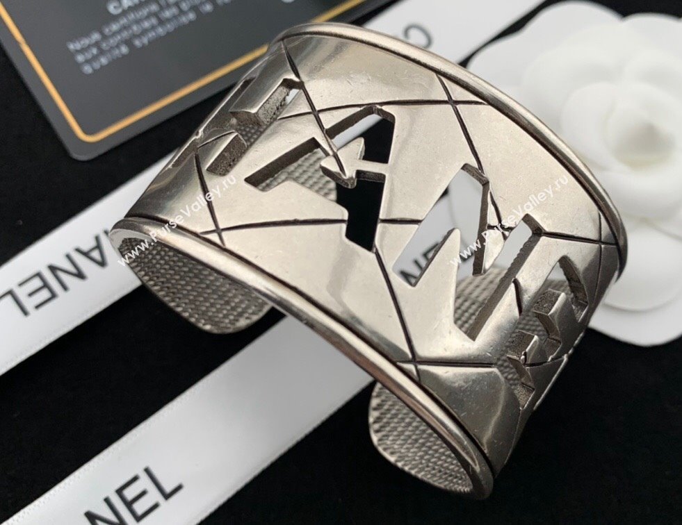 Chanel Metal Cuff Bracelet 10 2024 (YF-24011370)