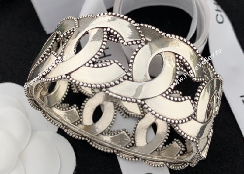 Chanel Metal Cuff Bracelet 06 2024 (YF-24011366)