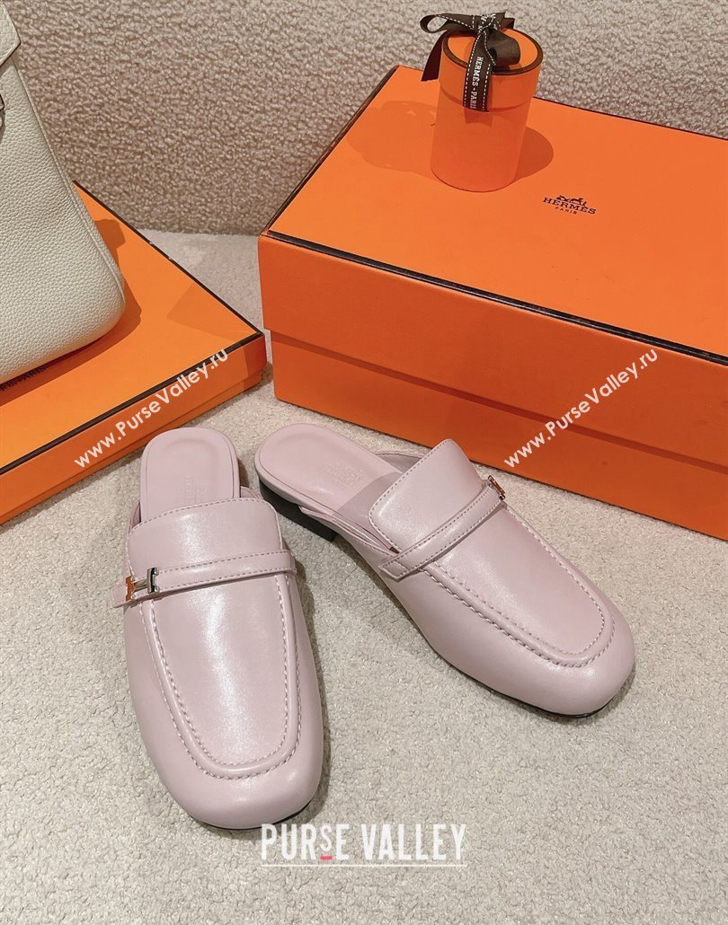 Hermes Groupie mules Light Pink in goatskin with palladium-plated Paris buckle (modeng-24011603)