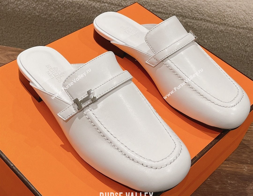 Hermes Groupie mules White in goatskin with palladium-plated Paris buckle (modeng-24011602)