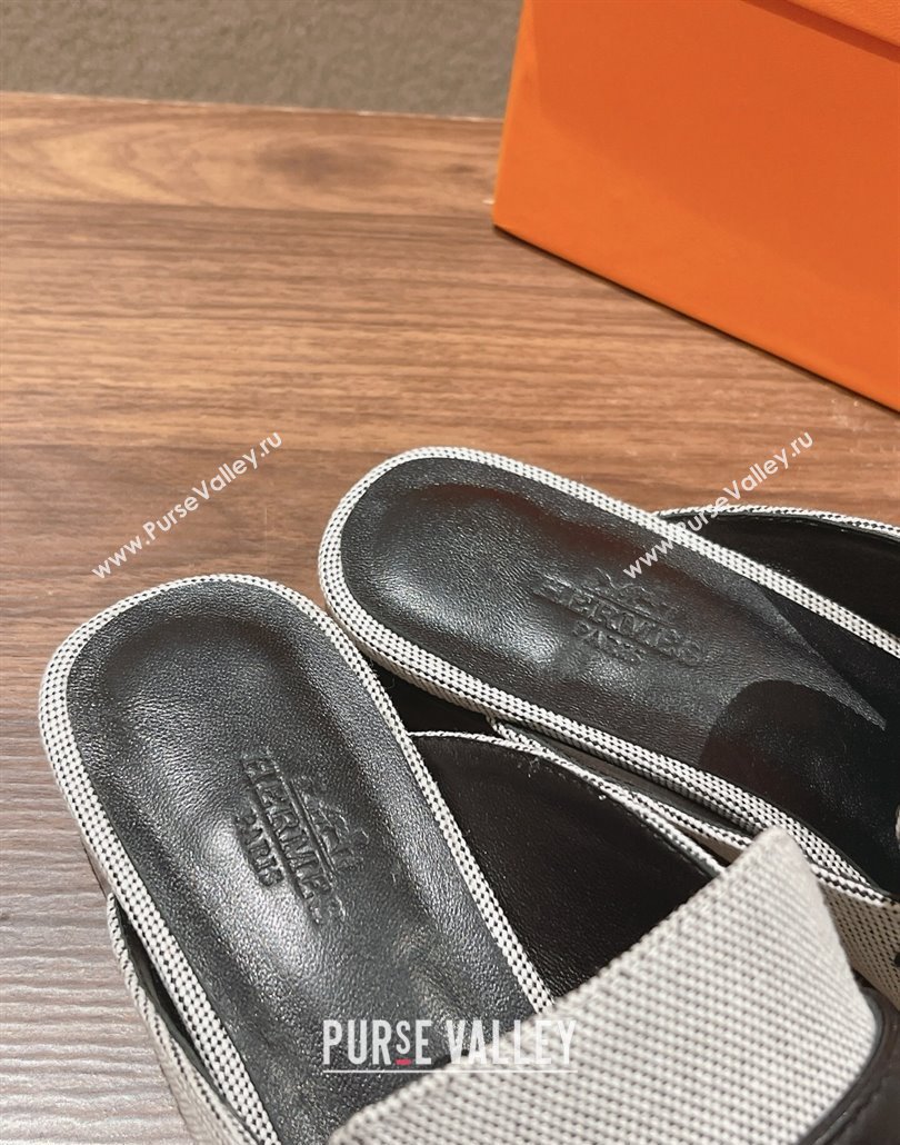 Hermes Groupie mules in H canvas and calfskin with miniature permabrass-plated Paris buckle (modeng-24011604)