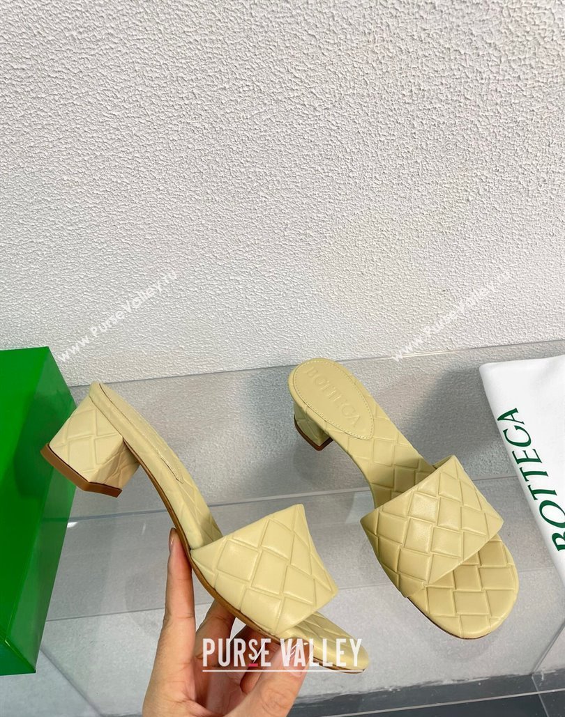 Bottega Veneta Heel 4.5cm Leather Amy mules with Intreccio pattern Beige 2024 (kaola-24011634)