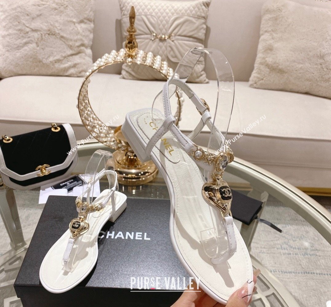 Chanel Heel 3cm Lambskin Crystal and Pearl Thong Sandals White 2024 (modeng-24011846)