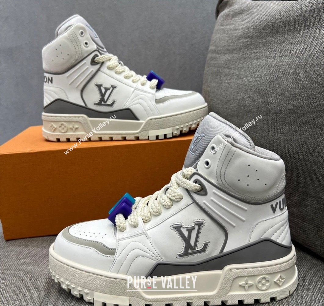 Louis Vuitton Mens LV Trainer Sneaker Boots 05 (shouhe-24011935)