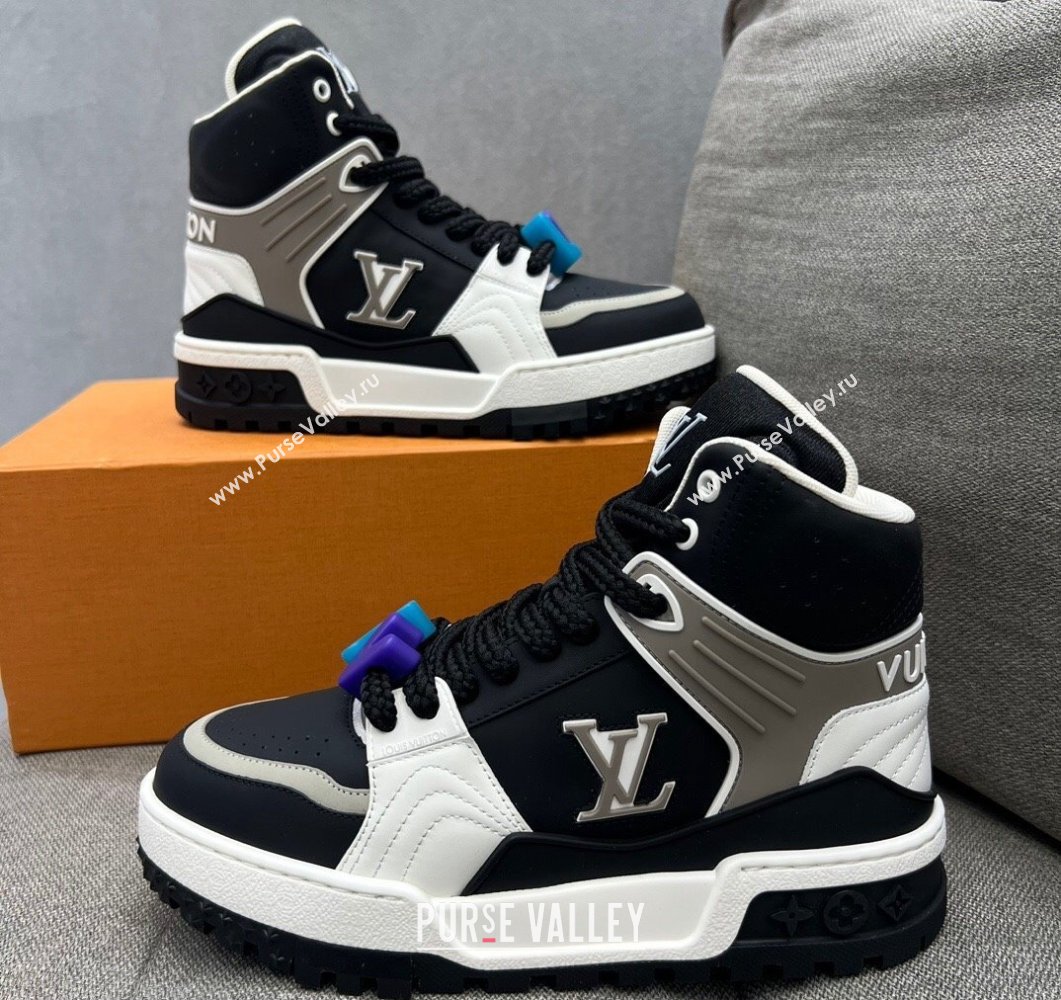 Louis Vuitton Mens LV Trainer Sneaker Boots 07 (shouhe-24011937)