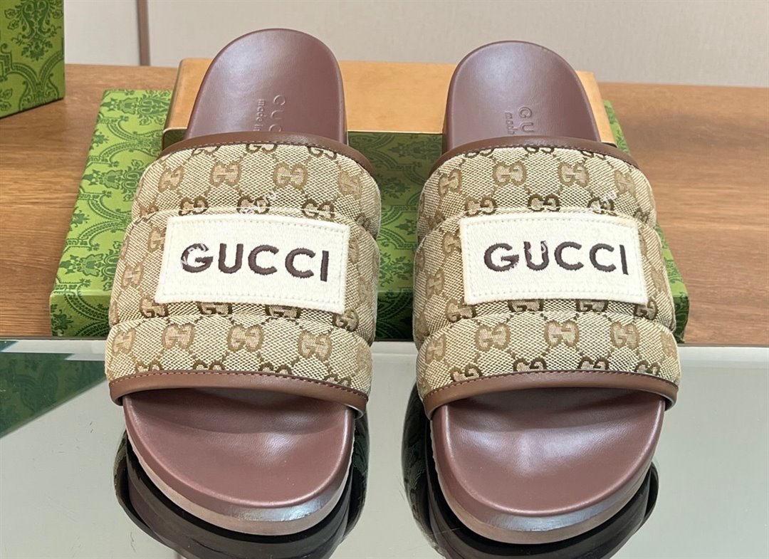 Gucci Women/Men GG slide sandals with Gucci label 771466 04 2024 (modeng-24012004)