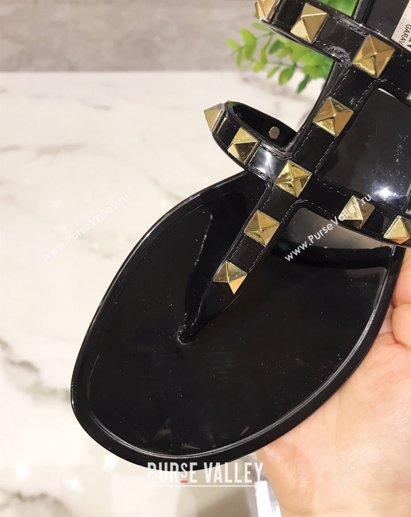 Cheap Sale Valentino Rubber Rockstud Thong Flat Sandals Black (guodong-24012453)