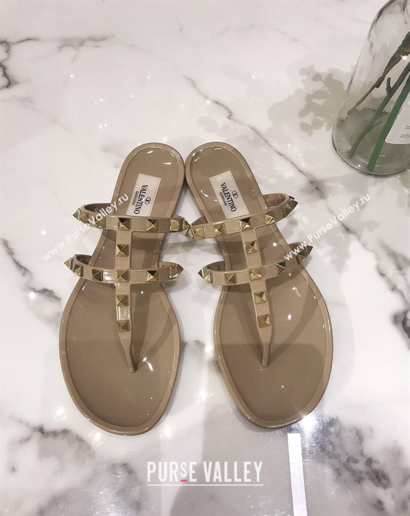 Cheap Sale Valentino Rubber Rockstud Thong Flat Sandals Nude (guodong-24012454)