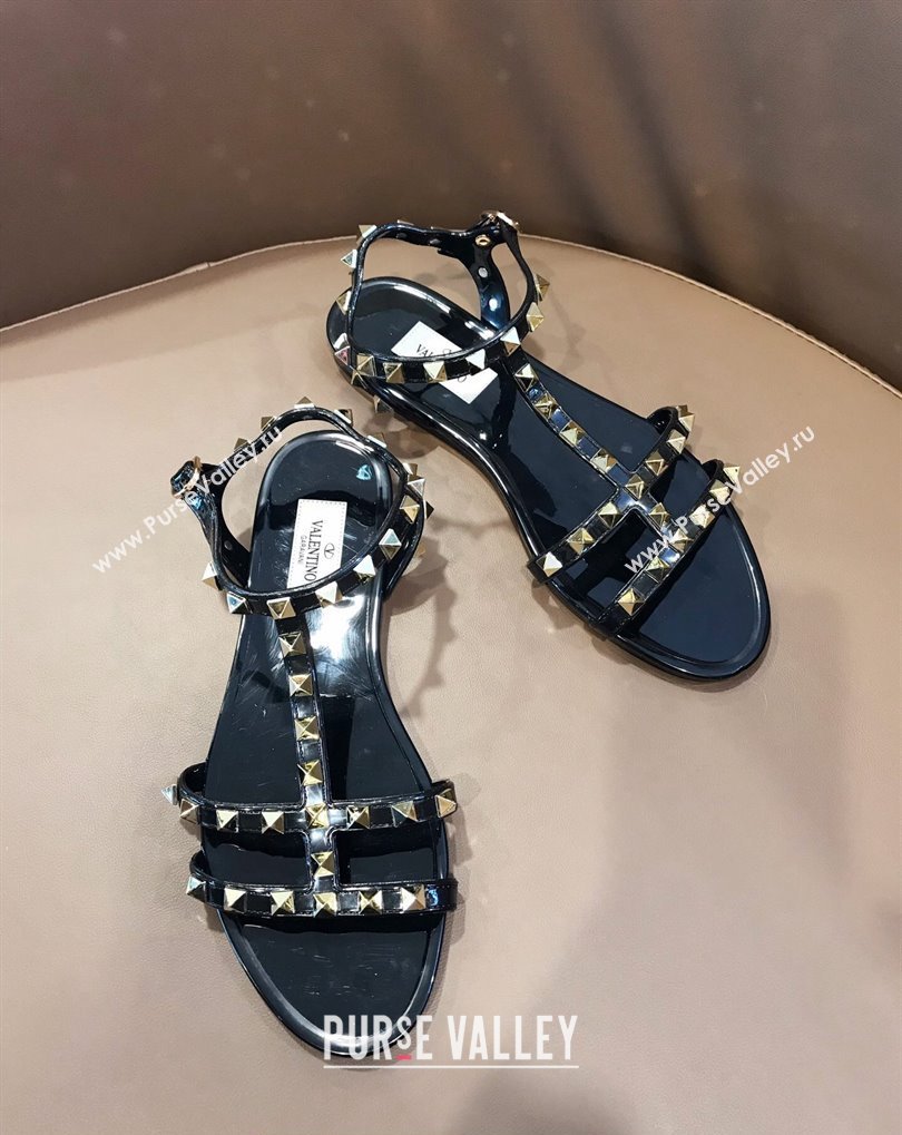 Cheap Sale Valentino Rubber Rockstud Flat Sandals Black (guodong-24012451)