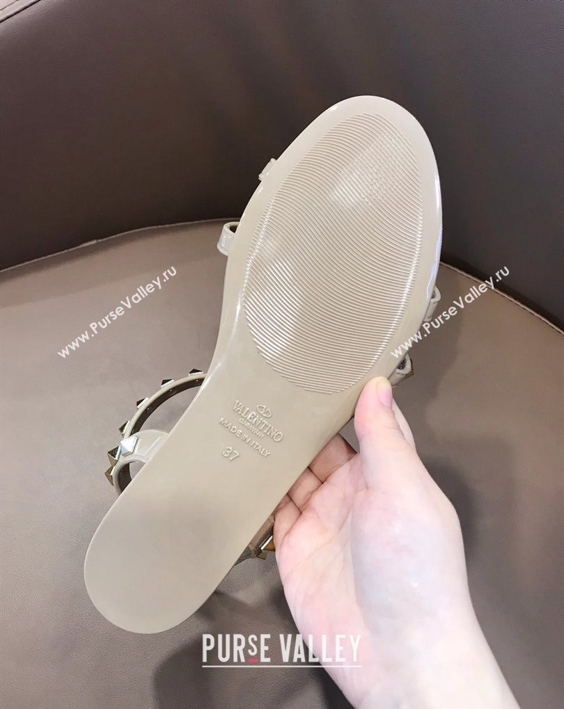 Cheap Sale Valentino Rubber Rockstud Flat Sandals Nude (guodong-24012452)