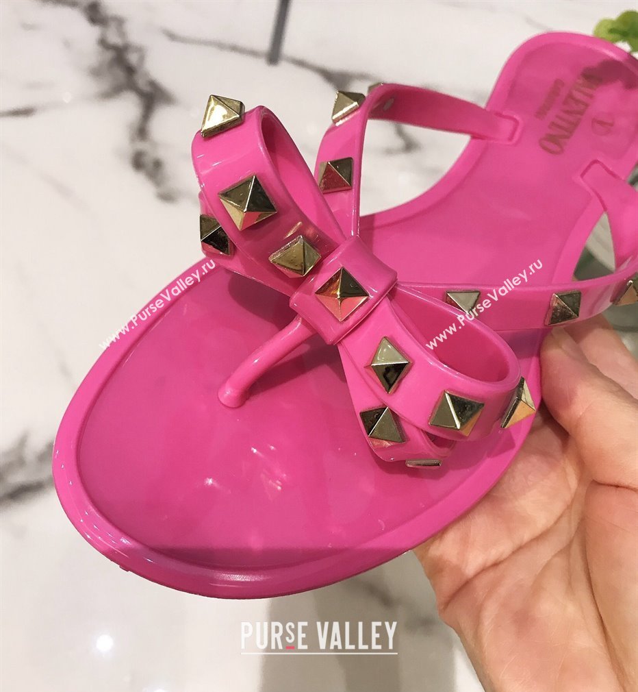 Cheap Sale Valentino Rubber Rockstud Thong PVC Flip Flops with Bow Fuchsia (guodong-24012457)