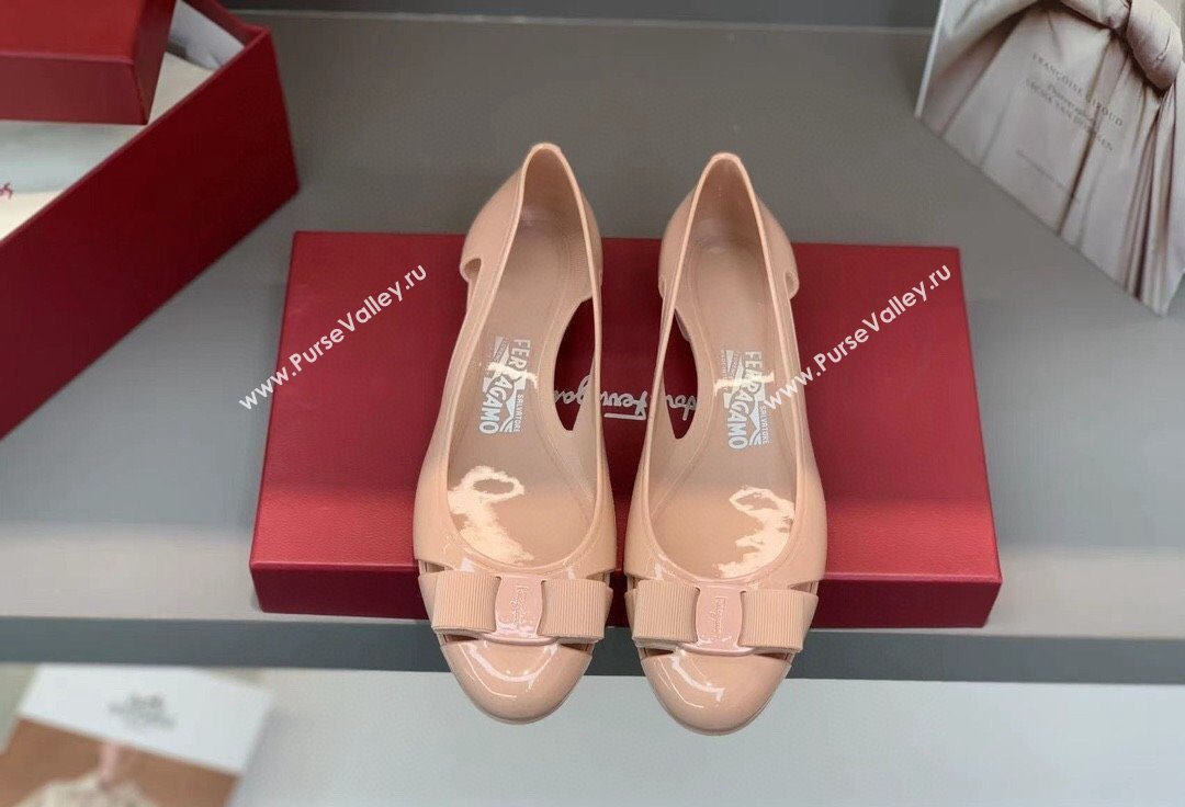 Cheap Sale Ferragamo rubber Jelly ballet flats Beige with Vara Bow (guodong-24012444)