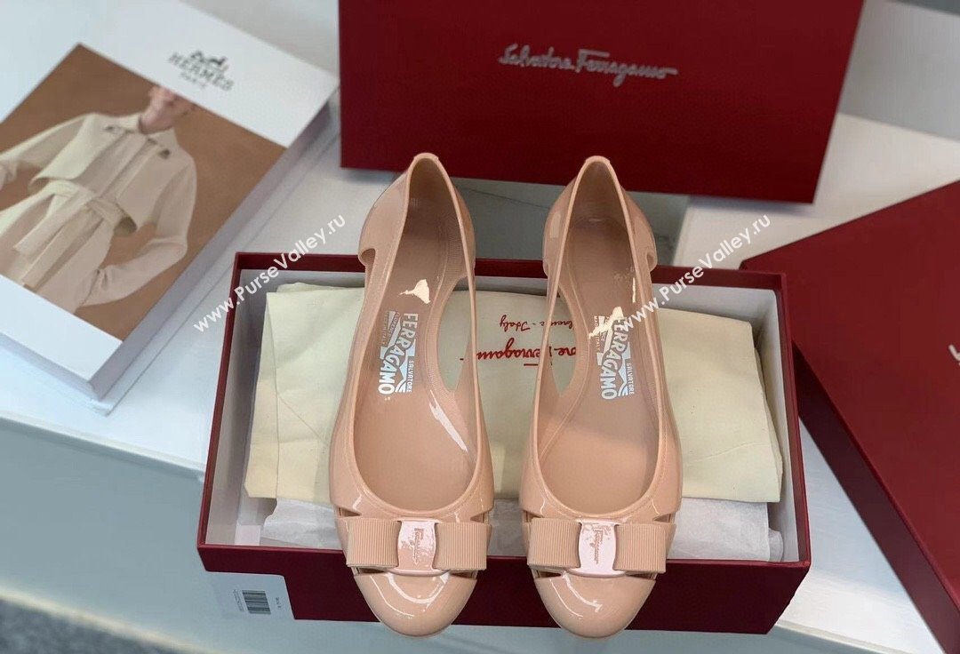Cheap Sale Ferragamo rubber Jelly ballet flats Beige with Vara Bow (guodong-24012444)