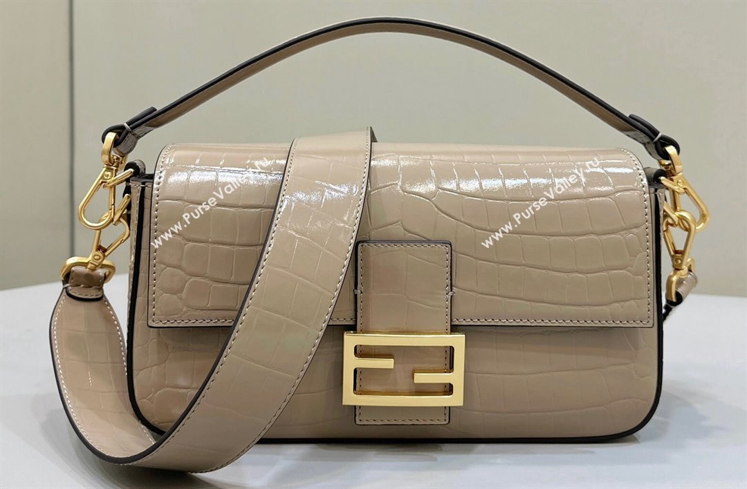 Fendi Medium Baguette Dove gray crocodile leather bag (chaoliu-24012606)