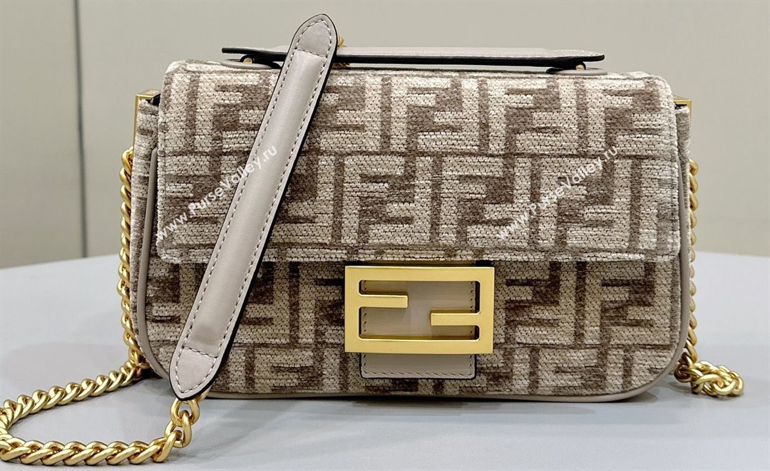 Fendi Medium Baguette Chain Midi FF tapestry fabric bag dove gray (chaoliu-24012602)