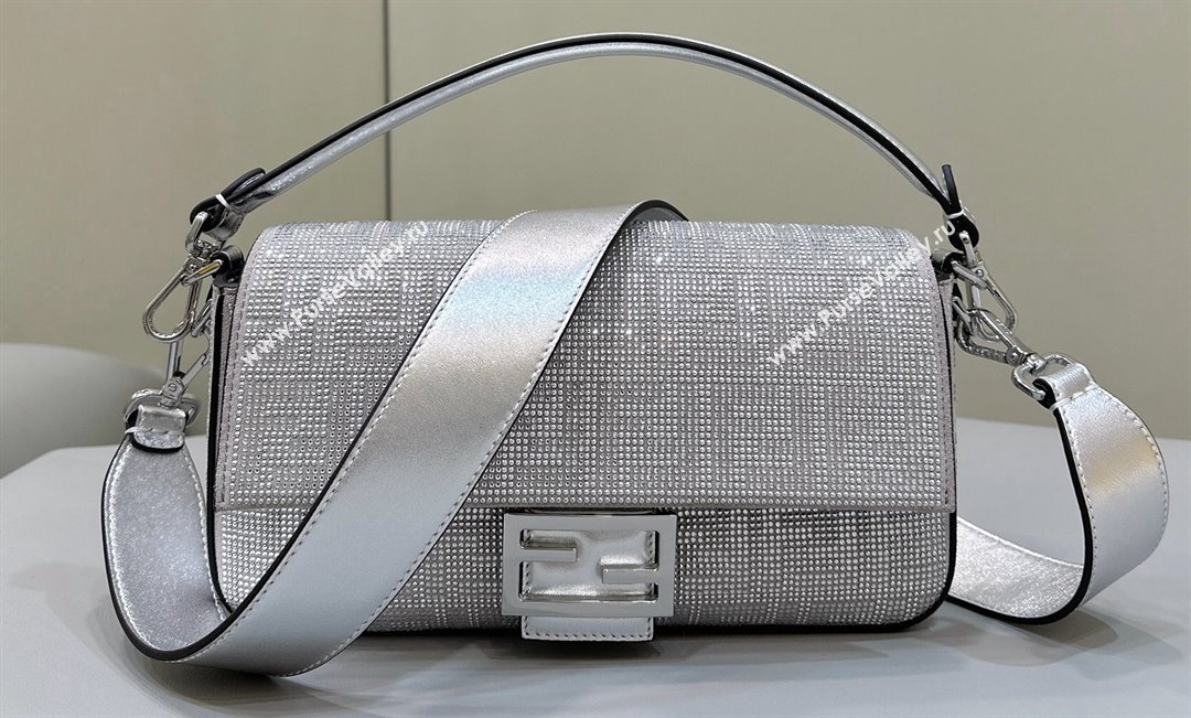 Fendi Medium Baguette Silver leather bag with crystal FF motif (chaoliu-24012609)