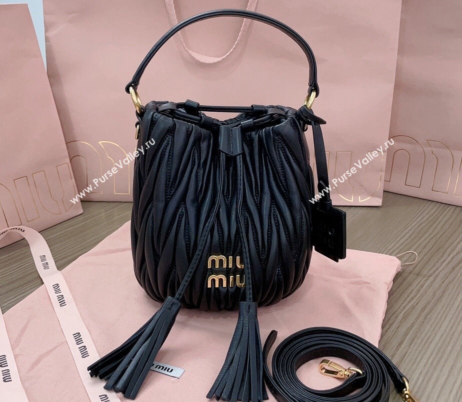 Miu Miu Matelassé nappa leather Bucket Bag 5BE085 Black (jindong-24013035)