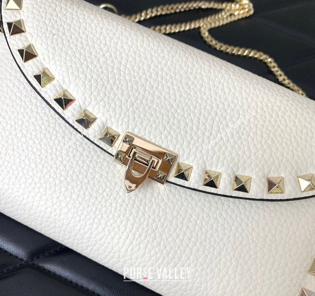 Valentino Rockstud Wallet With Chain in Grainy Calfskin White 2024 (liankafo-24020139)