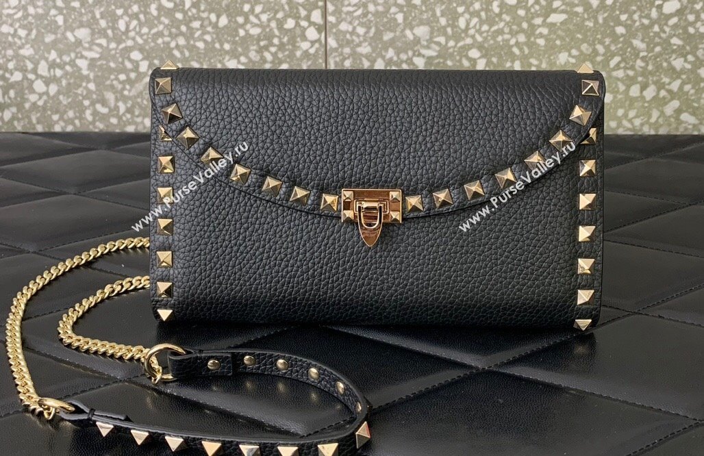 Valentino Rockstud Wallet With Chain in Grainy Calfskin Black 2024 (liankafo-24020138)