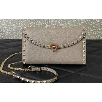 Valentino Rockstud Wallet With Chain in Grainy Calfskin Gray 2024 (liankafo-24020141)