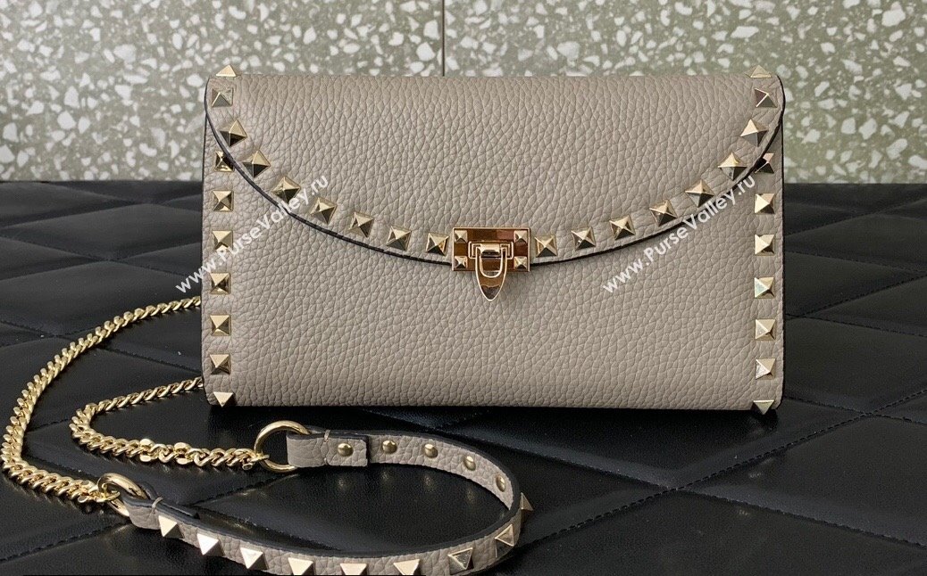 Valentino Rockstud Wallet With Chain in Grainy Calfskin Gray 2024 (liankafo-24020141)