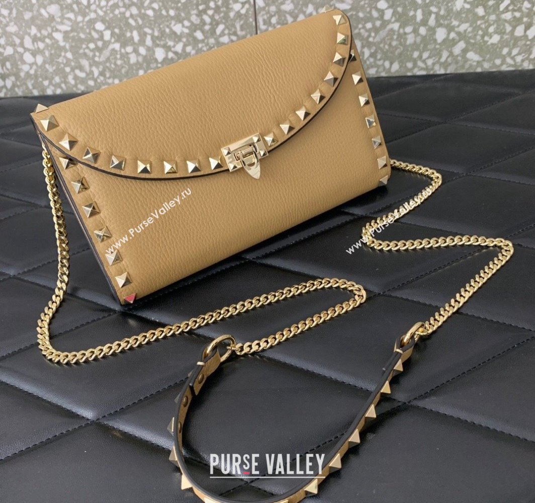 Valentino Rockstud Wallet With Chain in Grainy Calfskin Beige 2024 (liankafo-24020142)