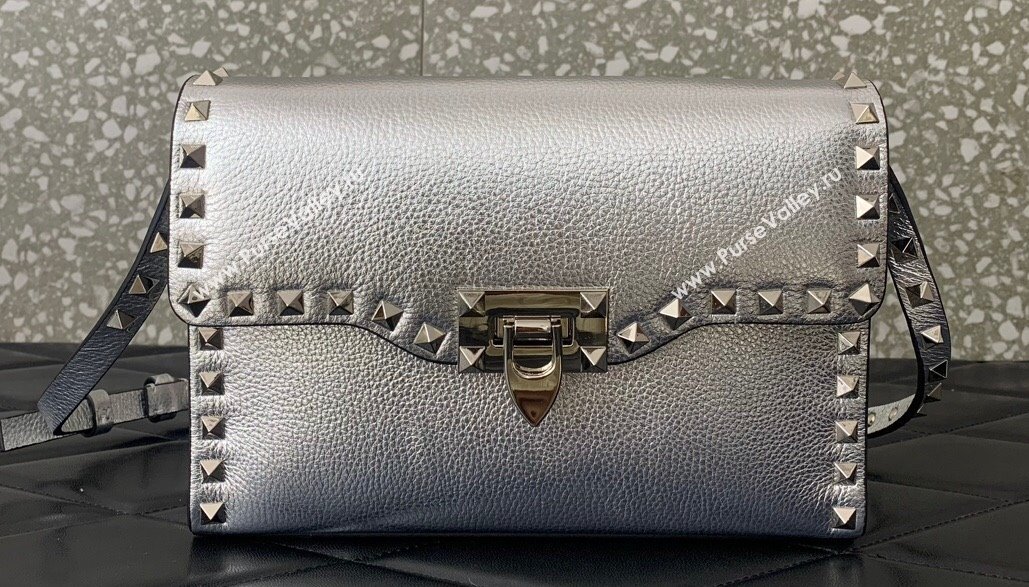 Valentino Small Rockstud Crossbody Bag in Grainy Calfskin Silver 2024 (liankafo-24020153)