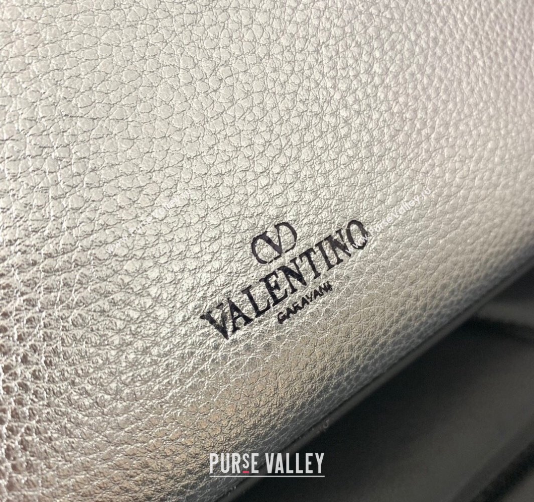 Valentino Small Rockstud Crossbody Bag in Grainy Calfskin Silver 2024 (liankafo-24020153)