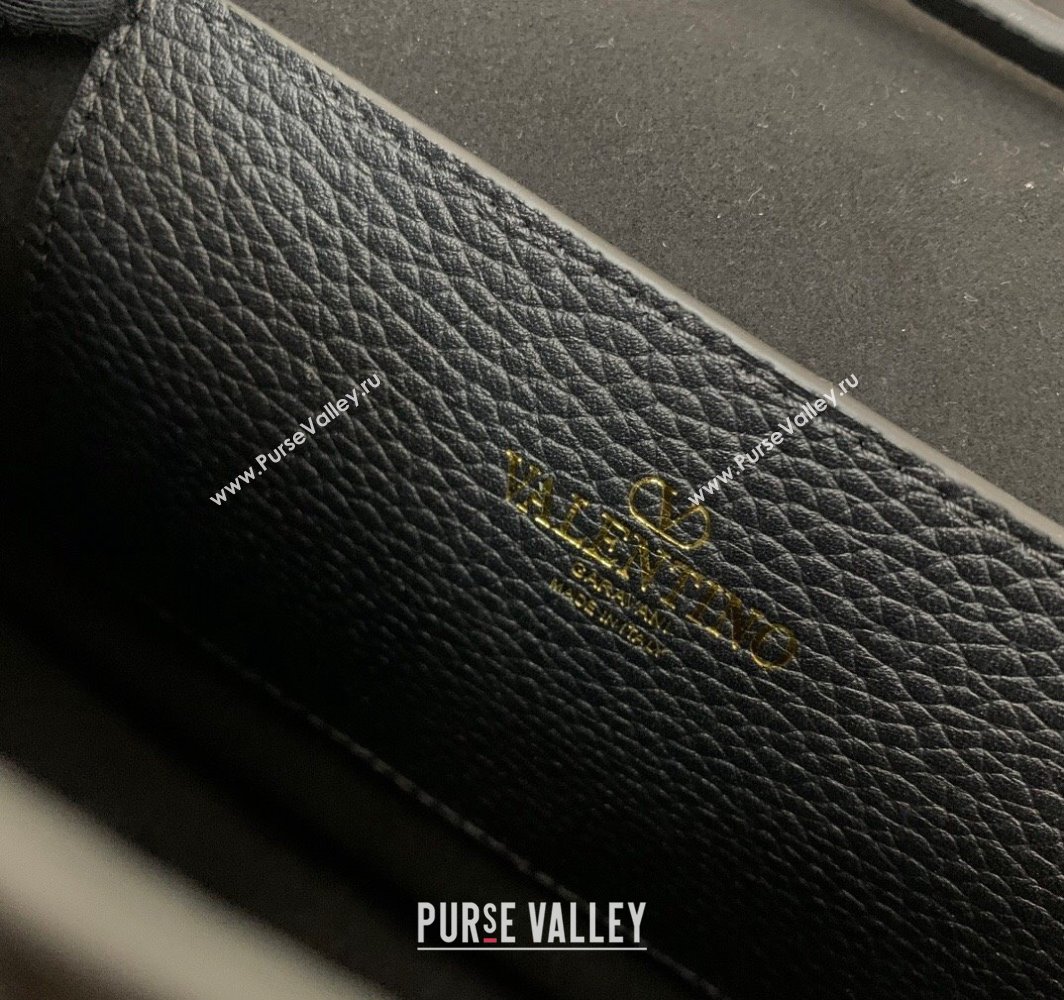 Valentino Small Rockstud Crossbody Bag in Grainy Calfskin Black/Gold 2024 (liankafo-24020147)