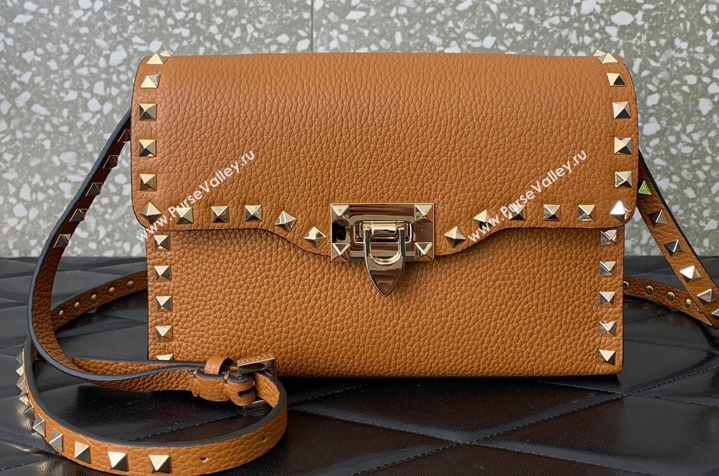 Valentino Small Rockstud Crossbody Bag in Grainy Calfskin Brown 2024 (liankafo-24020149)