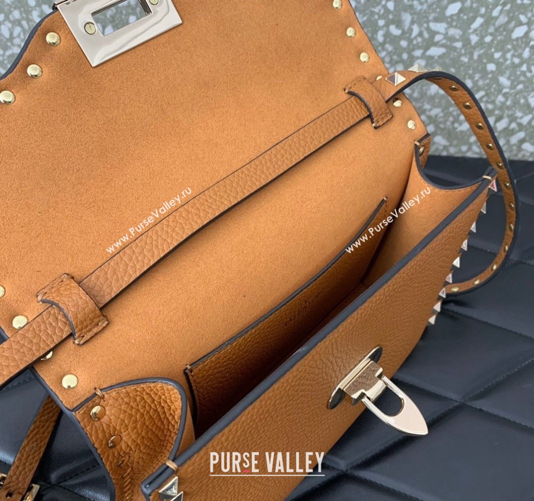Valentino Small Rockstud Crossbody Bag in Grainy Calfskin Brown 2024 (liankafo-24020149)