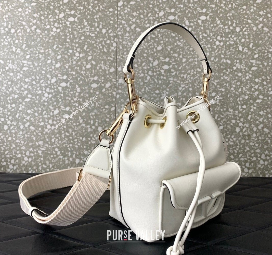 Valentino Locò Bucket Bag In Calfskin Leather White With Enamel Tone-On-Tone Vlogo Signature 2024 (liankafo-24020162)