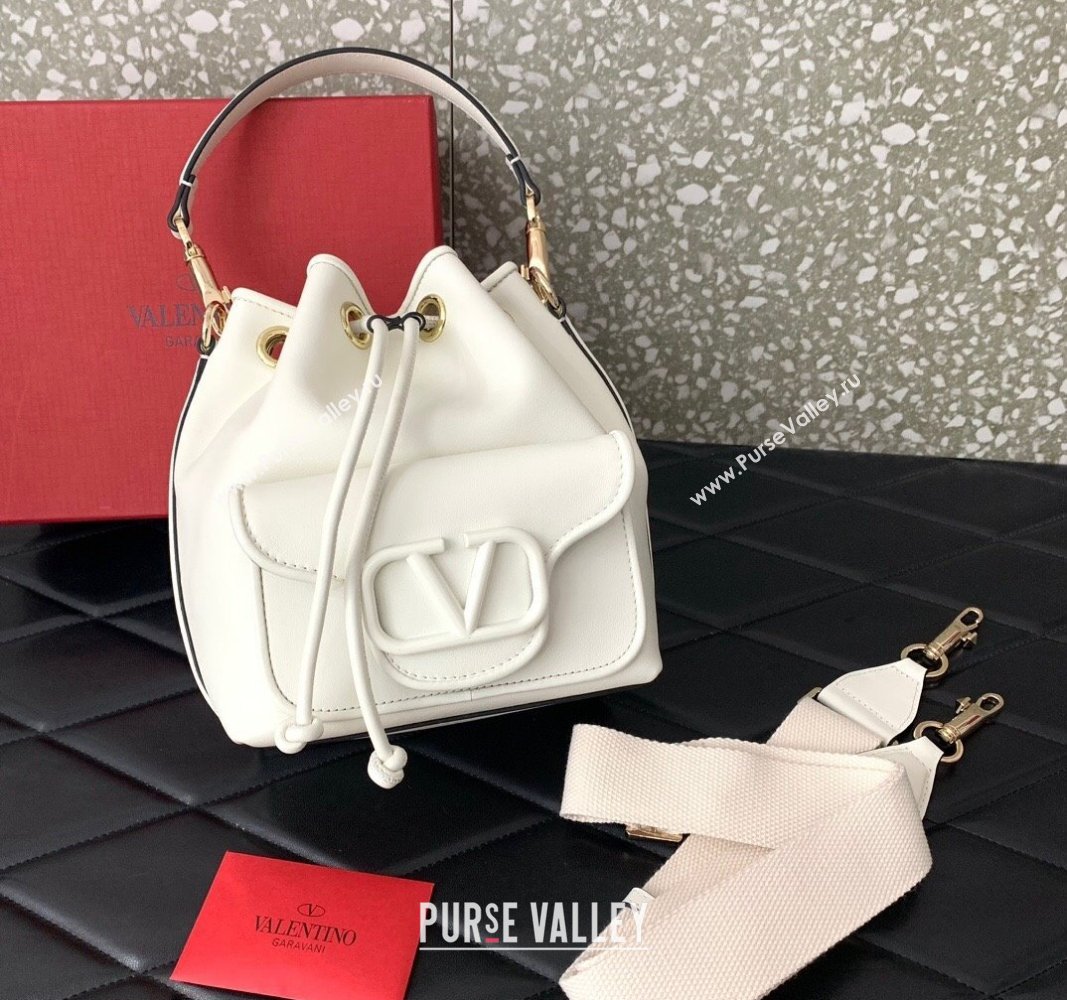 Valentino Locò Bucket Bag In Calfskin Leather White With Enamel Tone-On-Tone Vlogo Signature 2024 (liankafo-24020162)