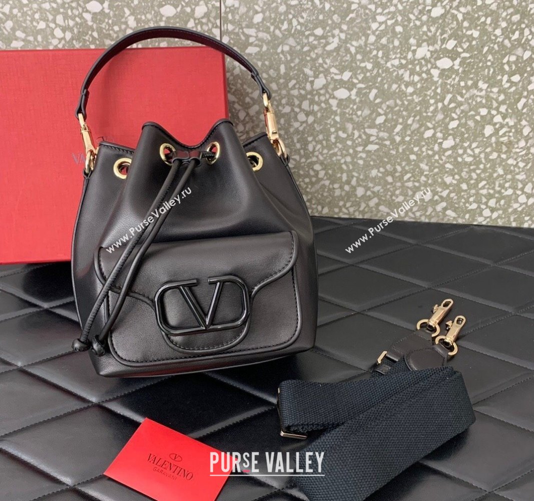 Valentino Locò Bucket Bag In Calfskin Leather Black With Enamel Tone-On-Tone Vlogo Signature 2024 (liankafo-24020161)