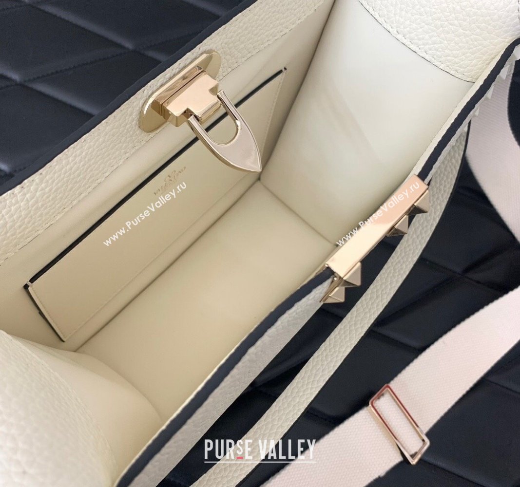 Valentino Rockstud Hobo Bag in Grainy Calfskin White 2024 (liankafo-24020155)